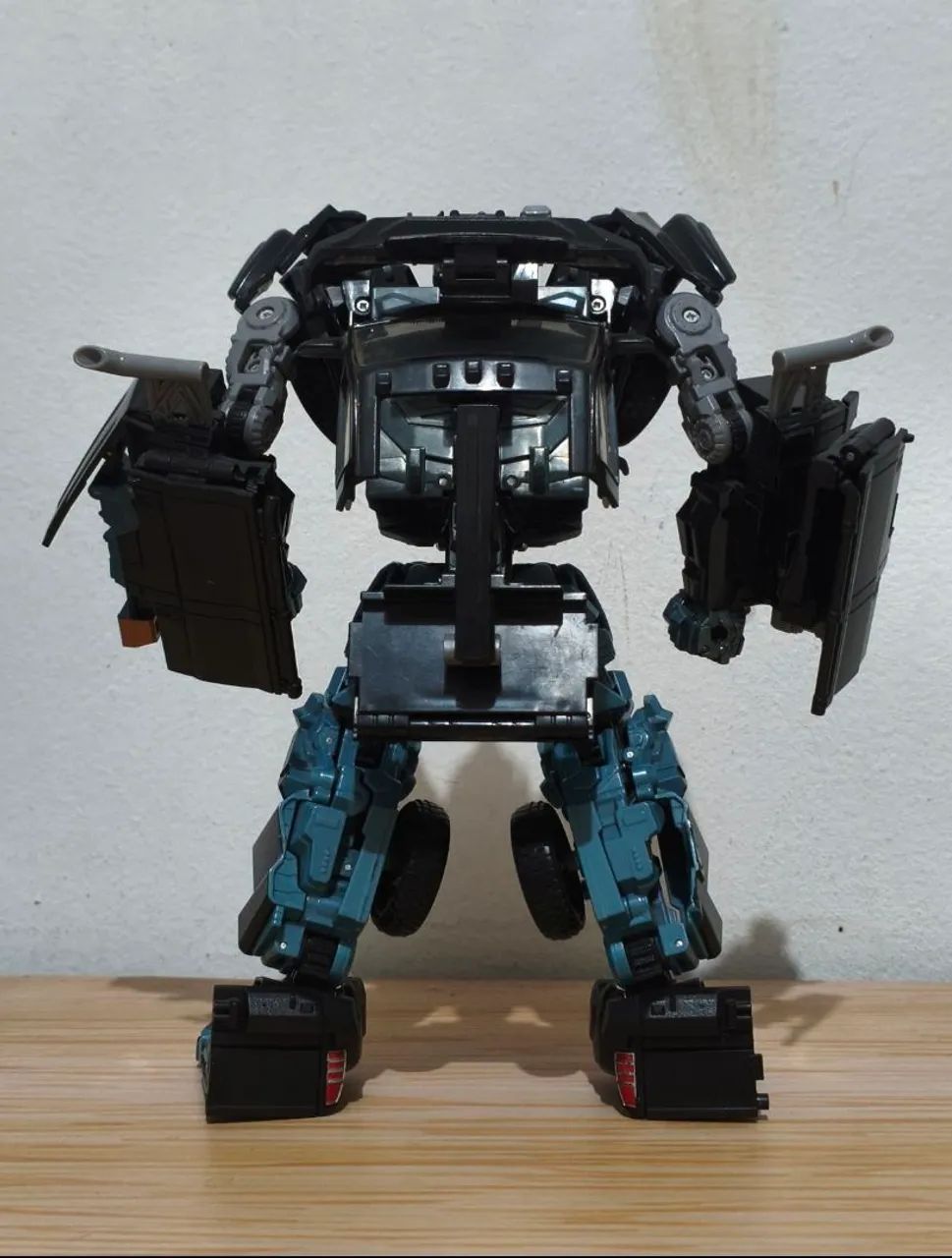 Transformers DOTM Leader Class Ironhide 2011 - Mechtech - Completo c/ Eletrônicos - Foto 2