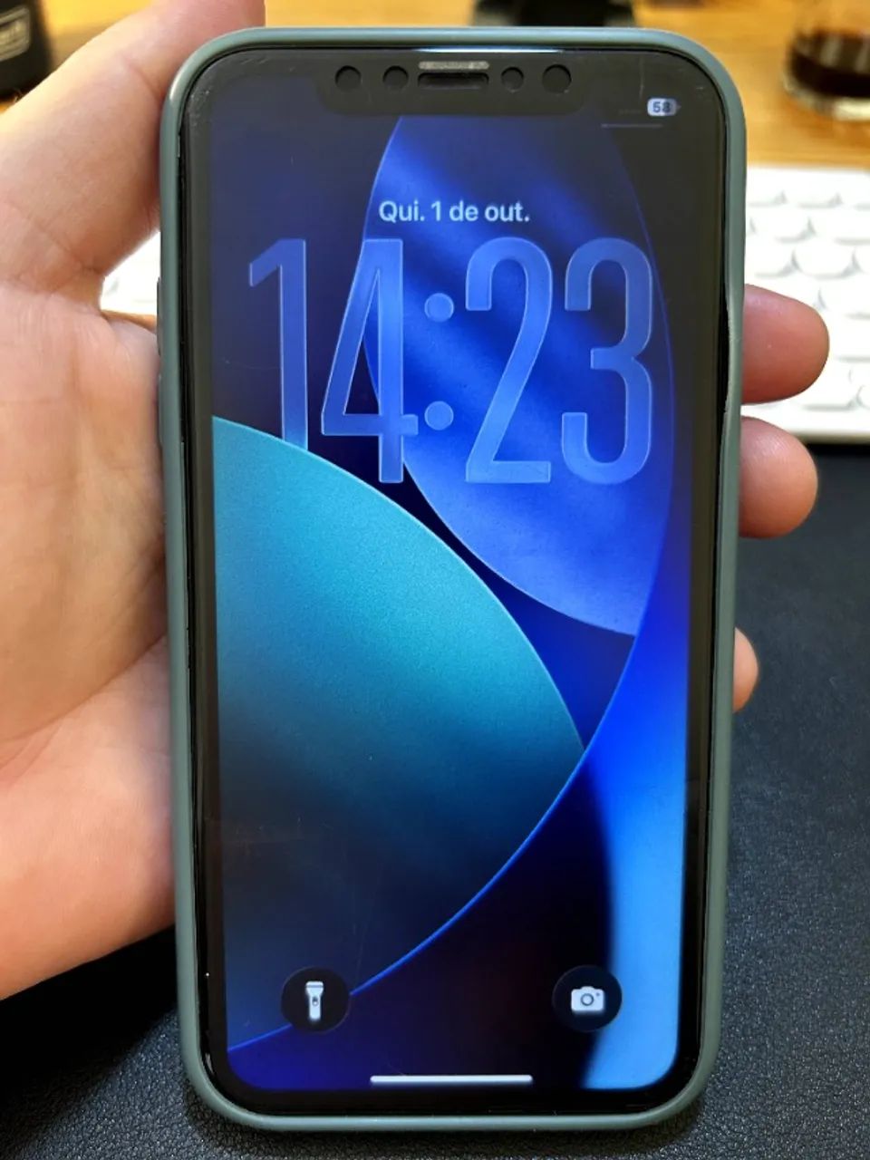 iPhone 11 64gb (100% original)