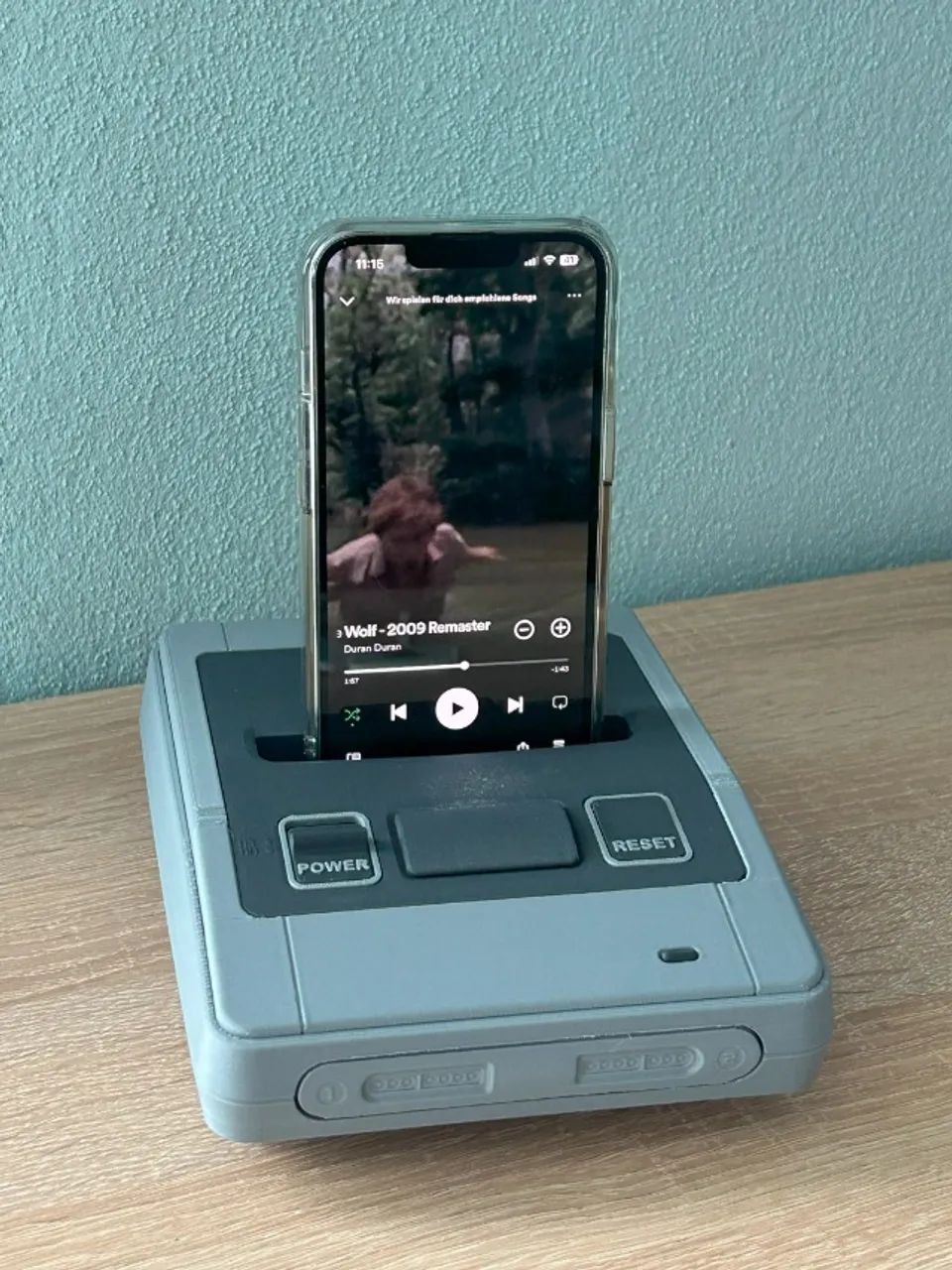 SUPORTE PARA SMARTPHONE E CAIXINHA DE SOM SUPER NINTENDO