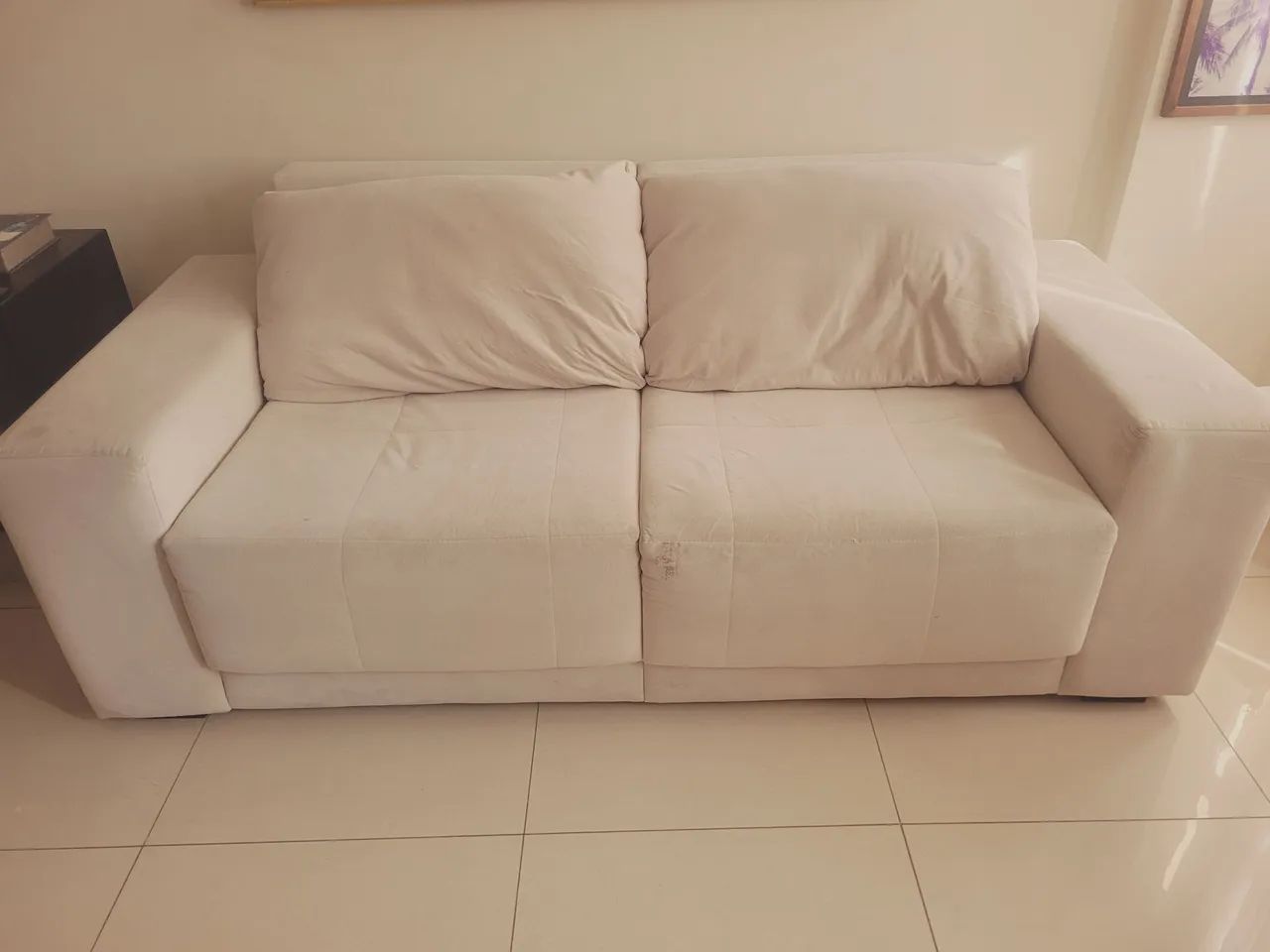 Sofa in excellent condition65570247041665121