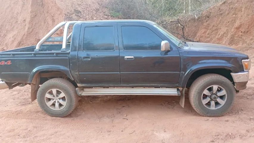 Toyota Hilux Hilux CD SR5 4x4 2.8 Diesel 2000