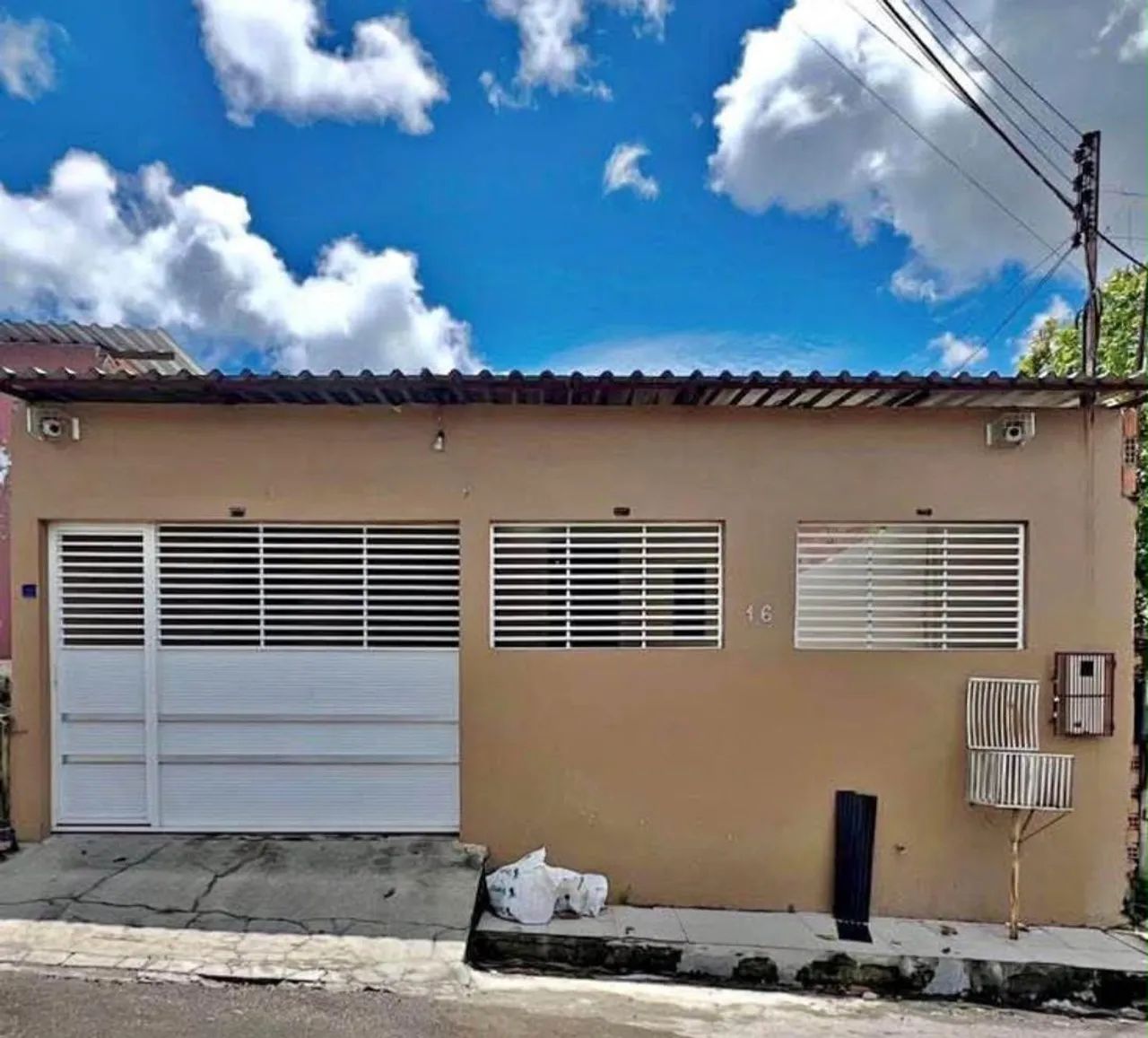 CASA À VENDA NO CENTRO - BARCARENA/PA