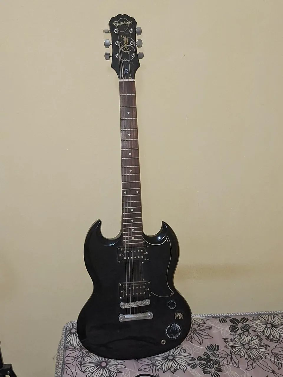 Guitarra epiphone SG Limitada  - Foto 2