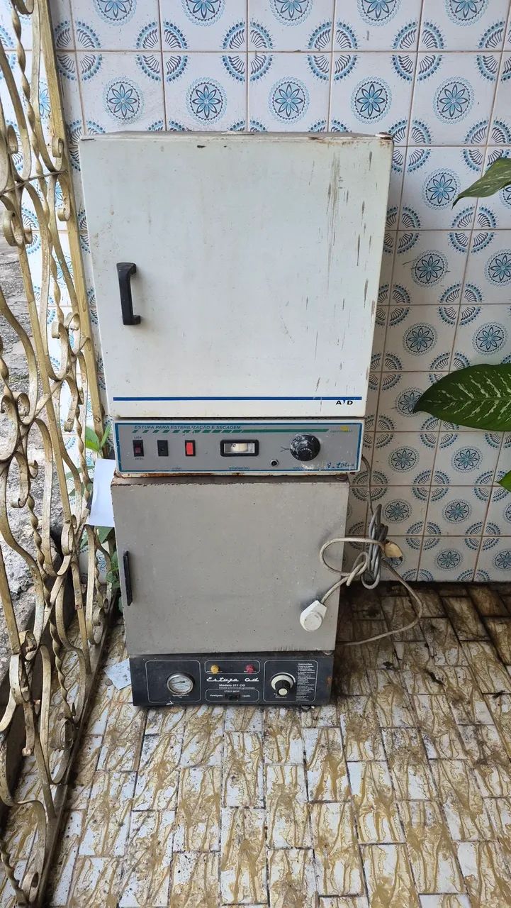 2 estufas de esterilização 