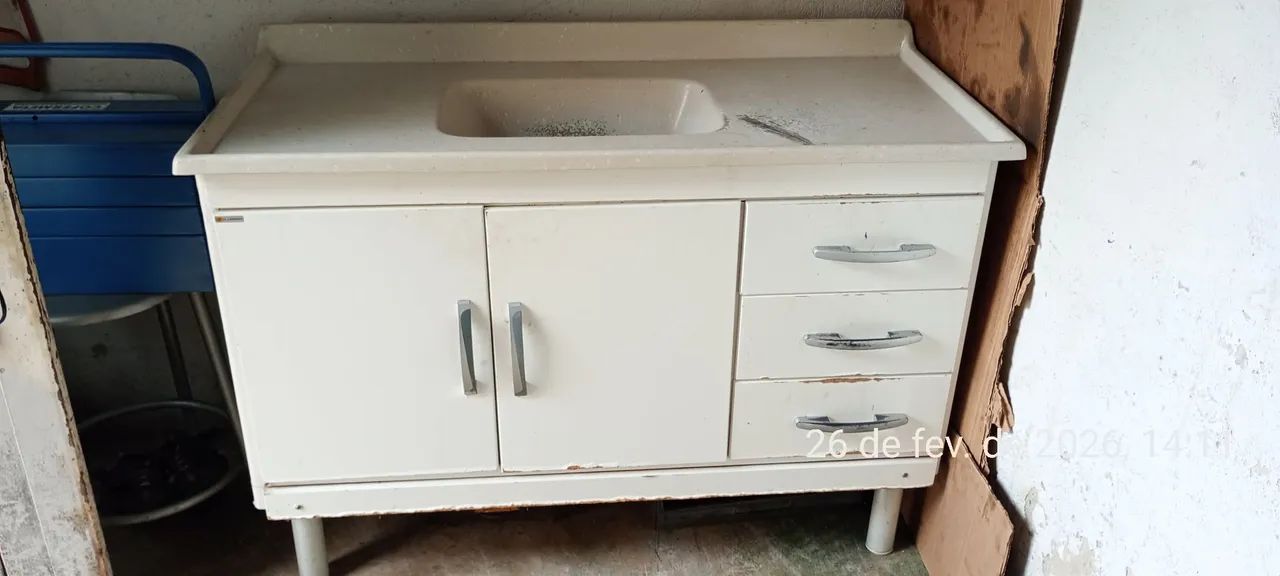 Armário com pia 65581375761667122