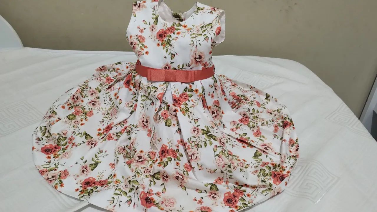 Vestido maluzinha veste entre 2,3 anos. - Foto 4