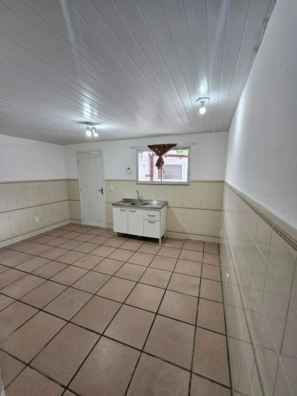 Vendo casa no bairro Carianos. - Foto 5