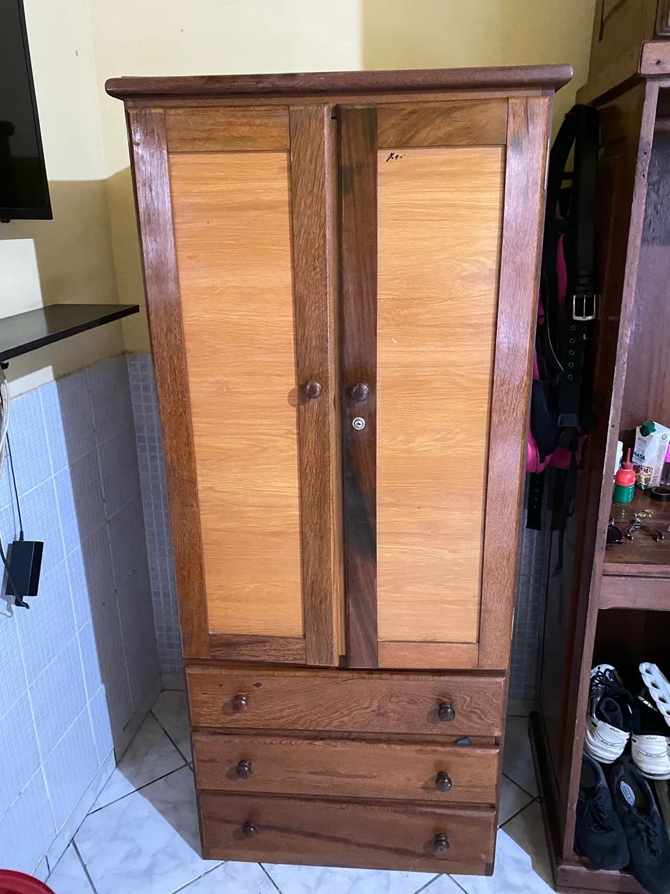 Guarda roupa de solteiro