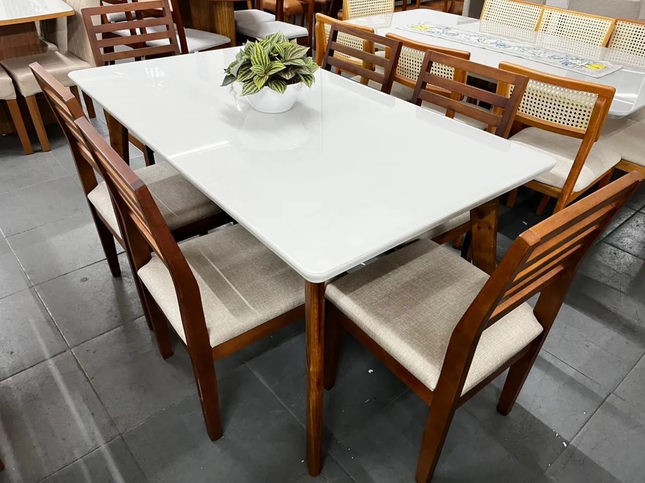 Mesa a pronta entrega 