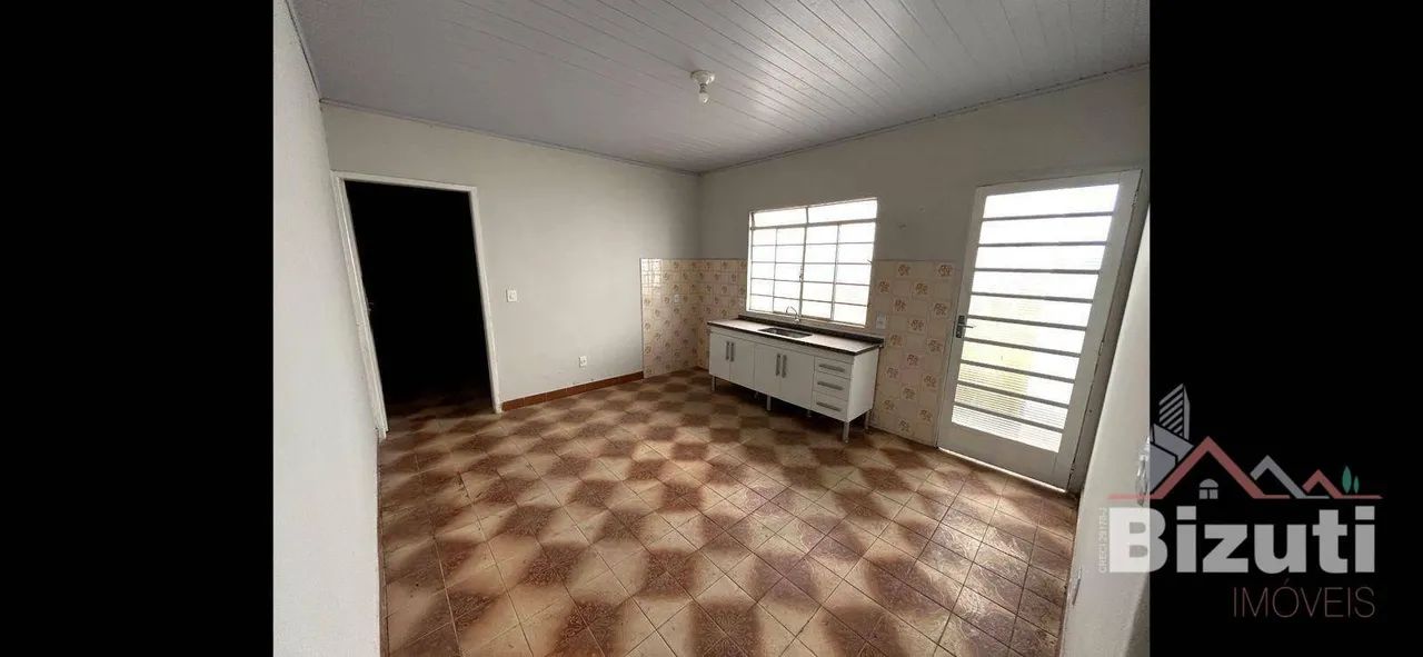 Casa com 3 quartos à venda em Jundiaí-SP.