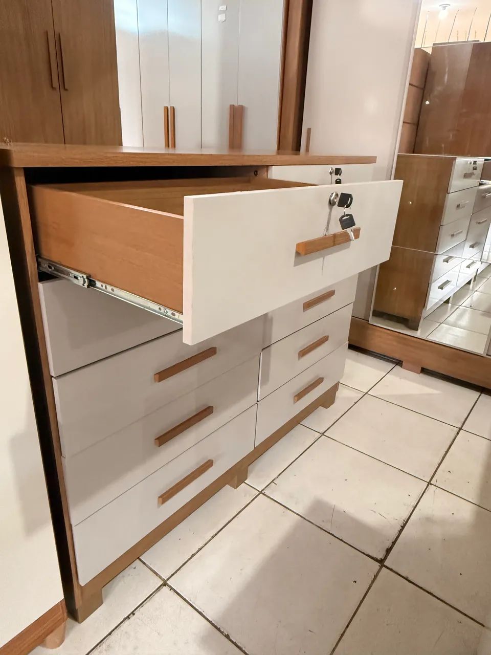 CÔMODA GRANDE 10 GAVETAS 