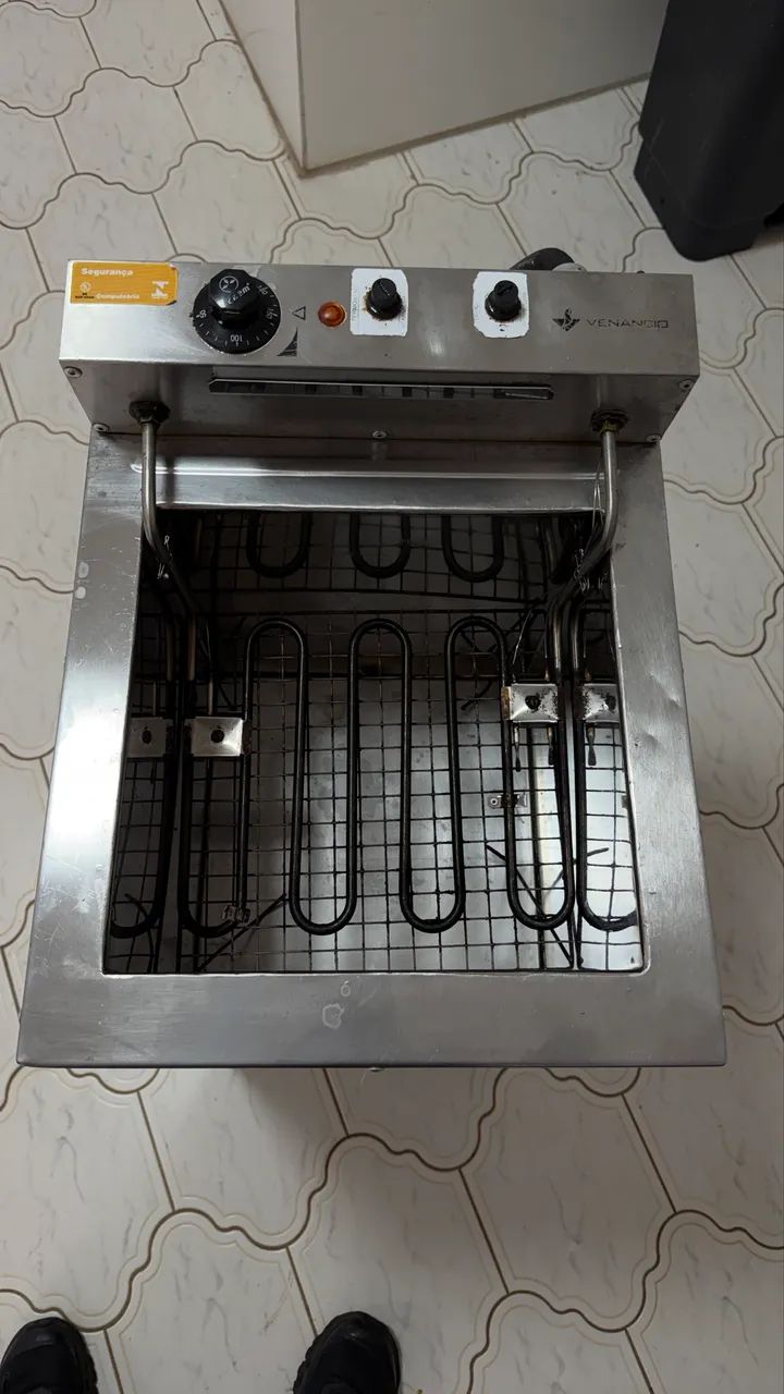 Fritadeira elétrica Venâncio 23L