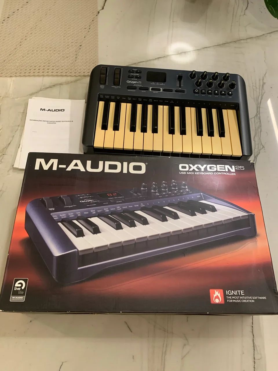 Teclado MIDI M-AUDIO Oxygen 25