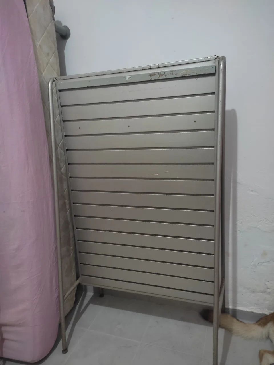 Pratileira dois lados 