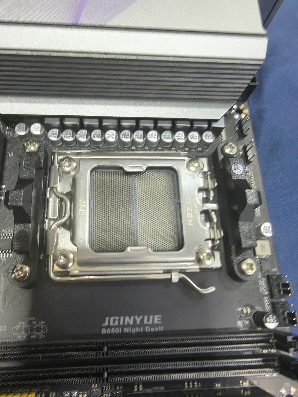 Placa mãe Jginyue b650i Night Devil (possível defeito) - Foto 2