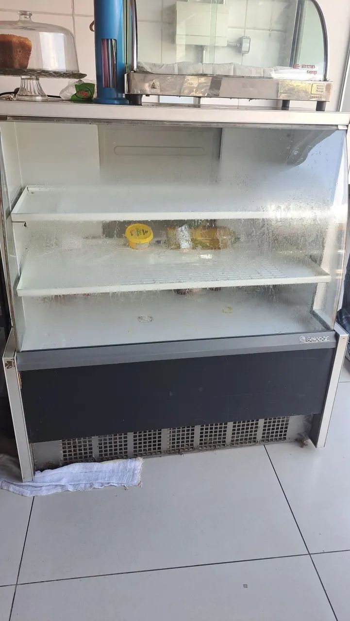 Balcão expositor para lanchonete 