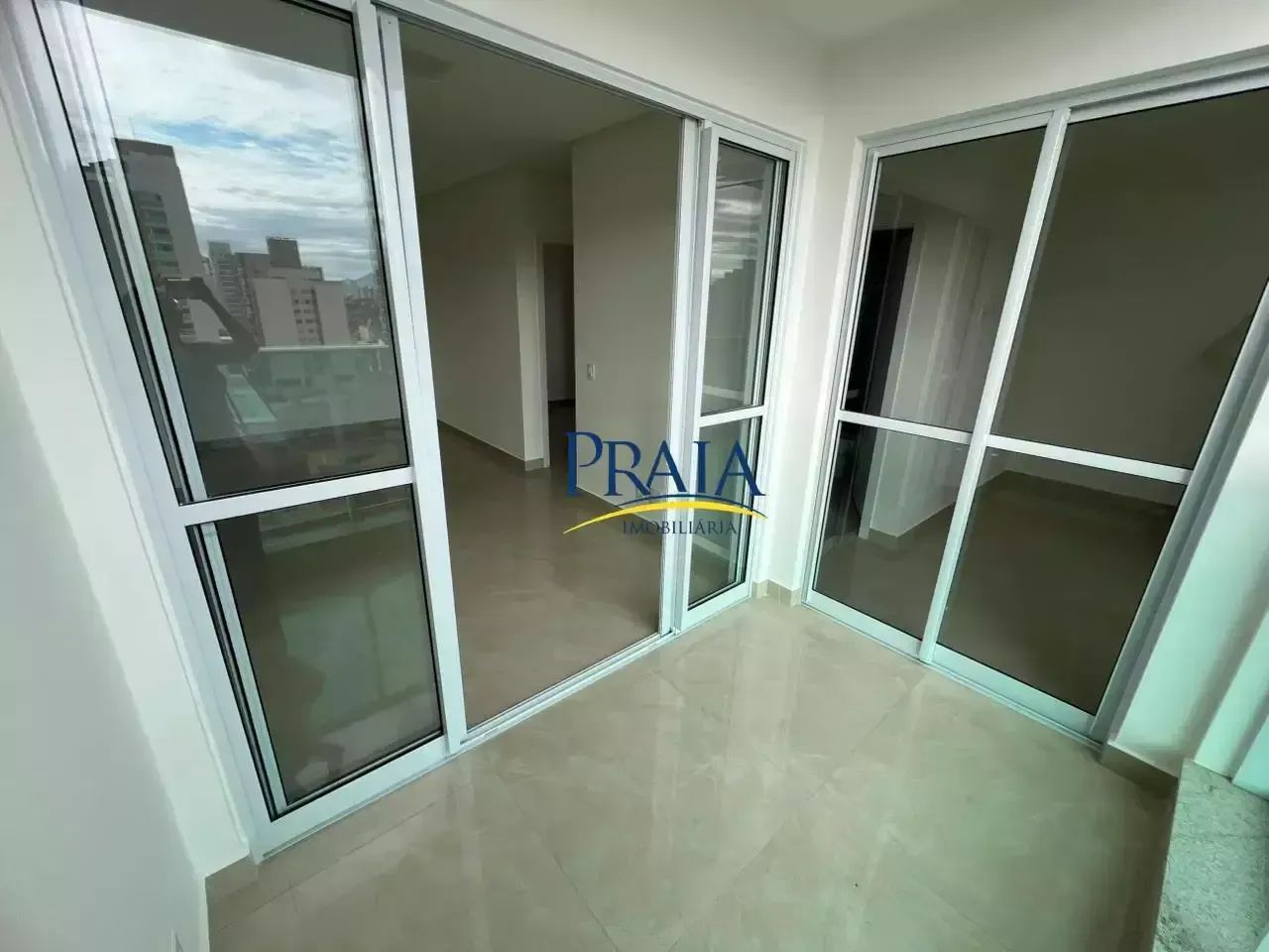 Apartamento com 2 Quartos para alugar, 63m² - Itapuã - Foto 5