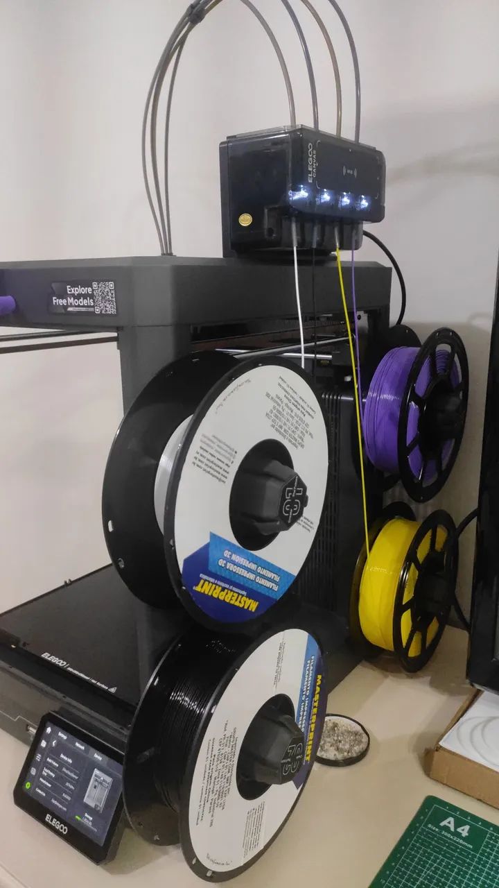 Impressora 3D Elegoo centauri 2 com Canvas 200hs de uso