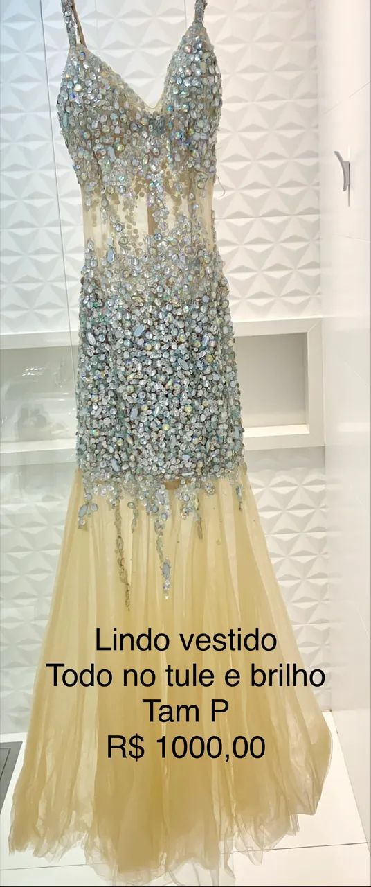 Vestido de festa no tule e brilho 