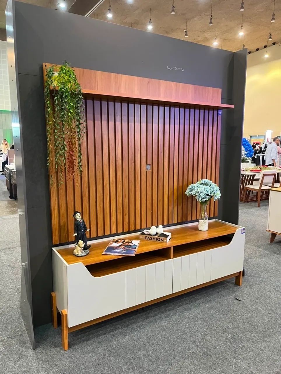 Bancada Moema + Painel Trend 100% MDF, Ideal para TVs até 70 Polegadas - Entrega Imediata;