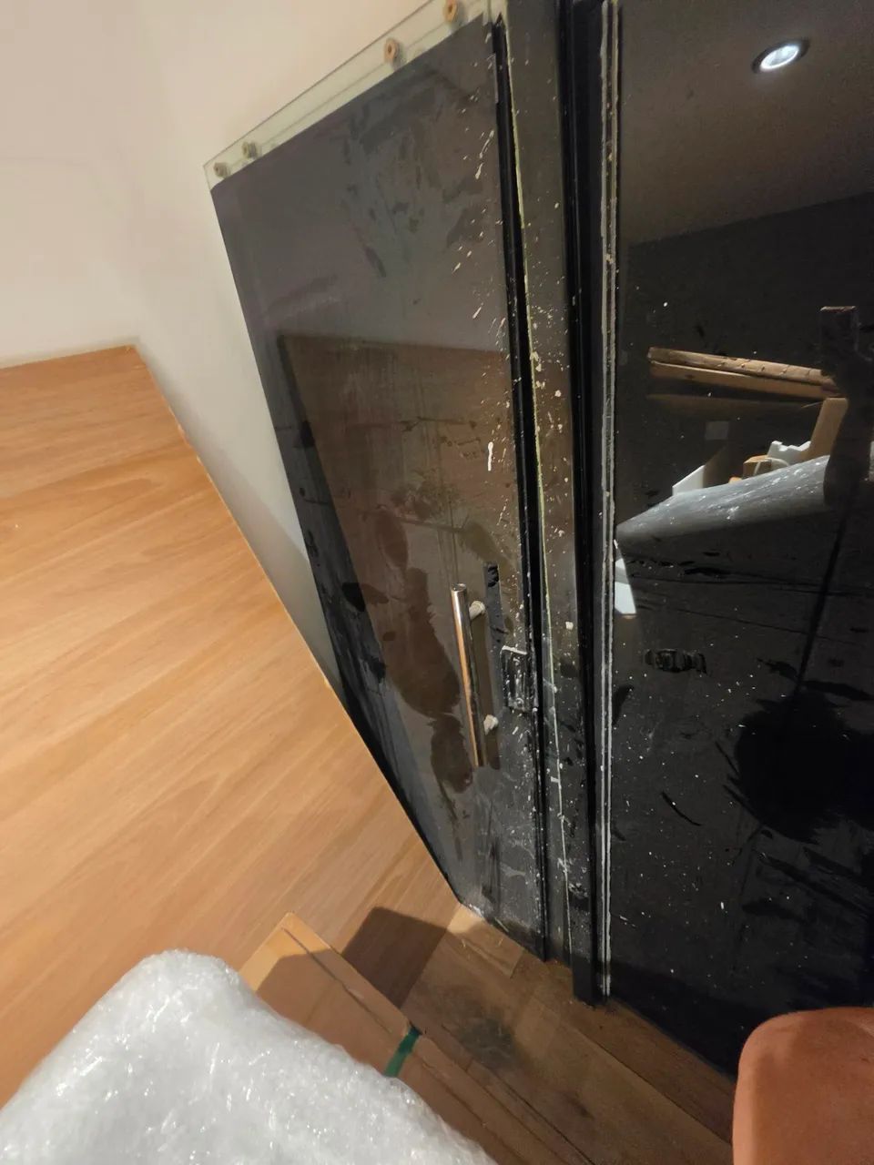 Vendo Porta de vidro temperado com adesivo preto - Foto 4