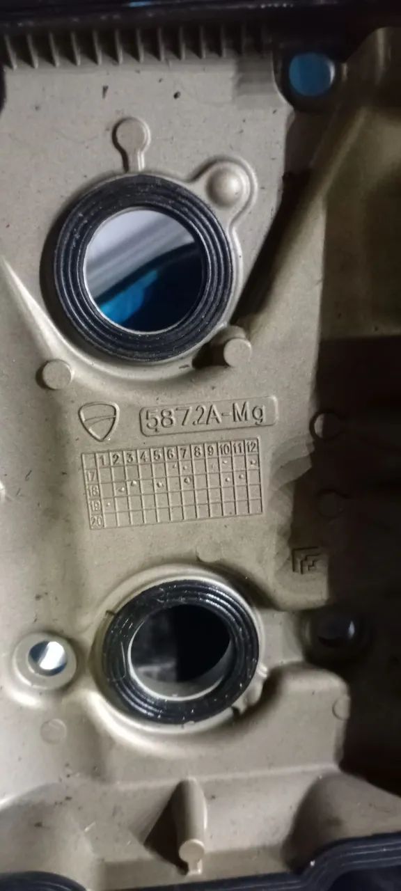 Tampa e guarniçao do cabeçote Ducati Panigali  com pequeno detalhe para recuperação  - Foto 7