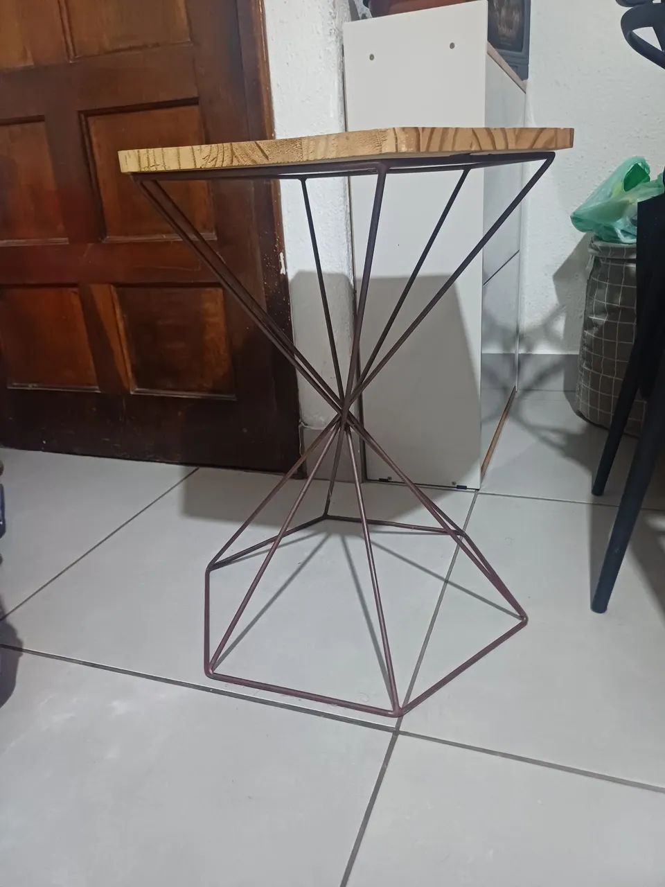 Mesa lateral hexagonal - Foto 5