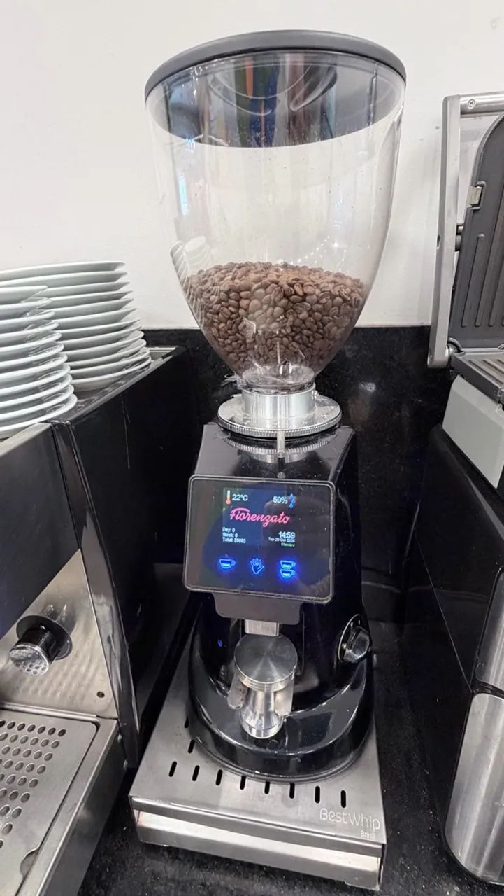 VENDO EQUIPAMENTOS, MÓVEIS E ACESSÓRIOS DE CAFETERIA - Foto 5