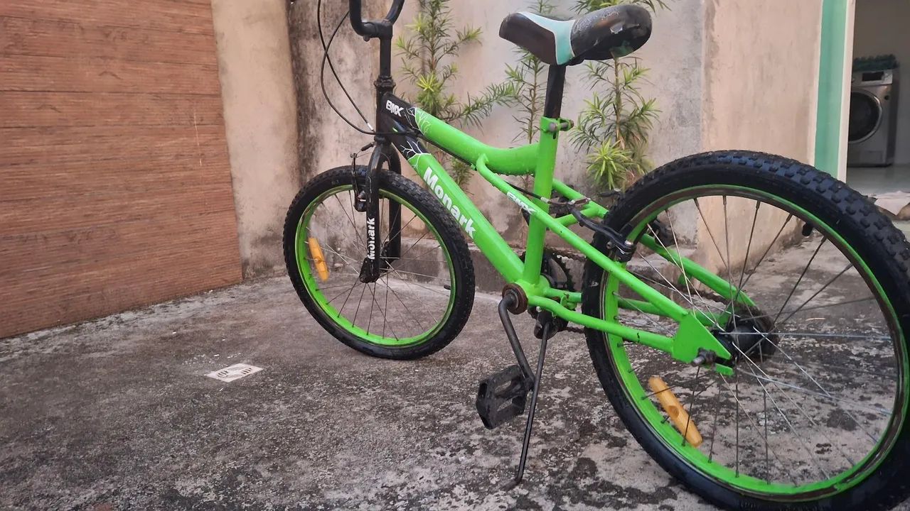 Vendo bicicleta Monark BMX, Aro 20, funcionando perfeitamente. - Foto 2