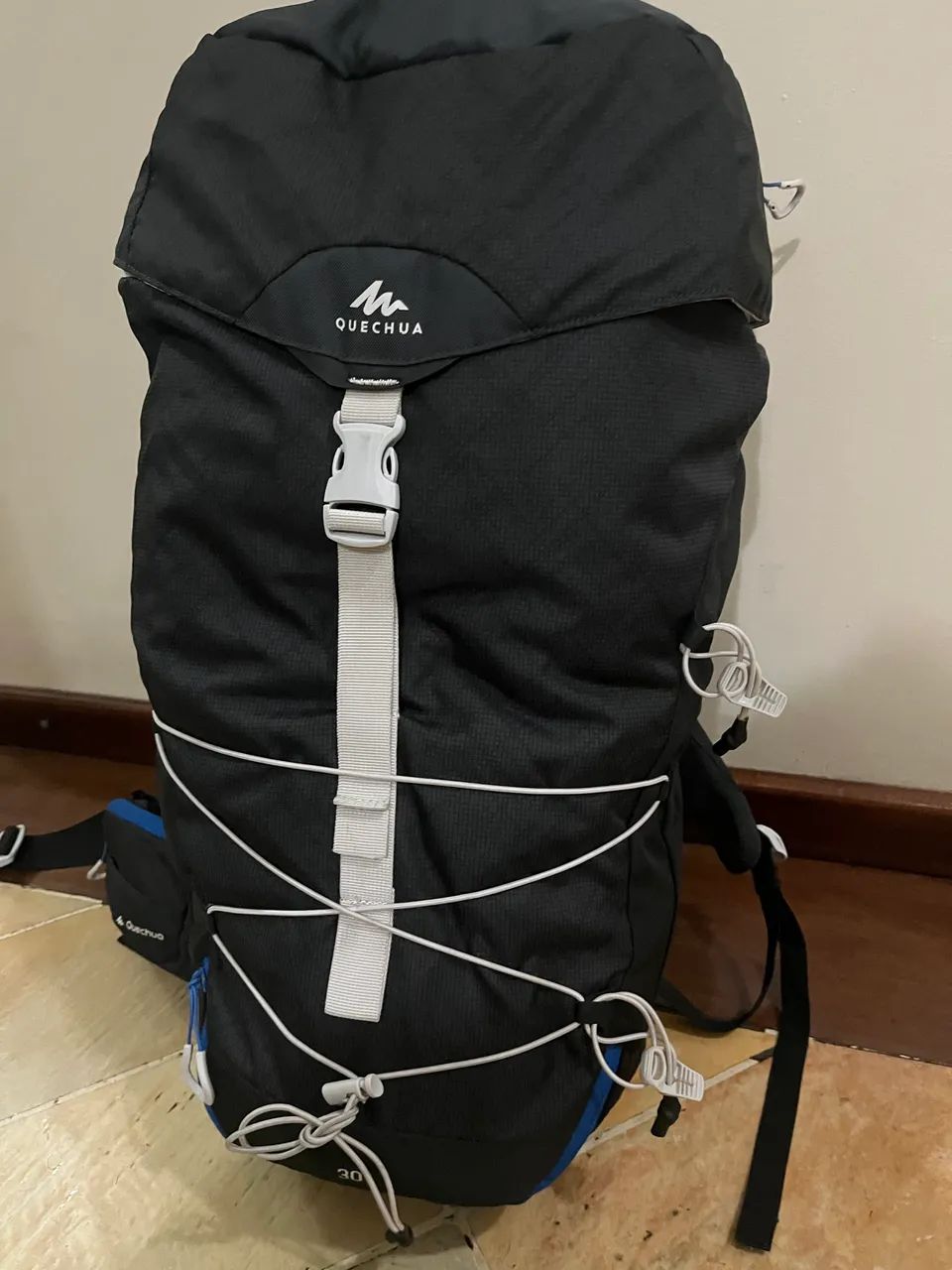 Mochila de Trilha 30 Litros Quechua - Foto 5