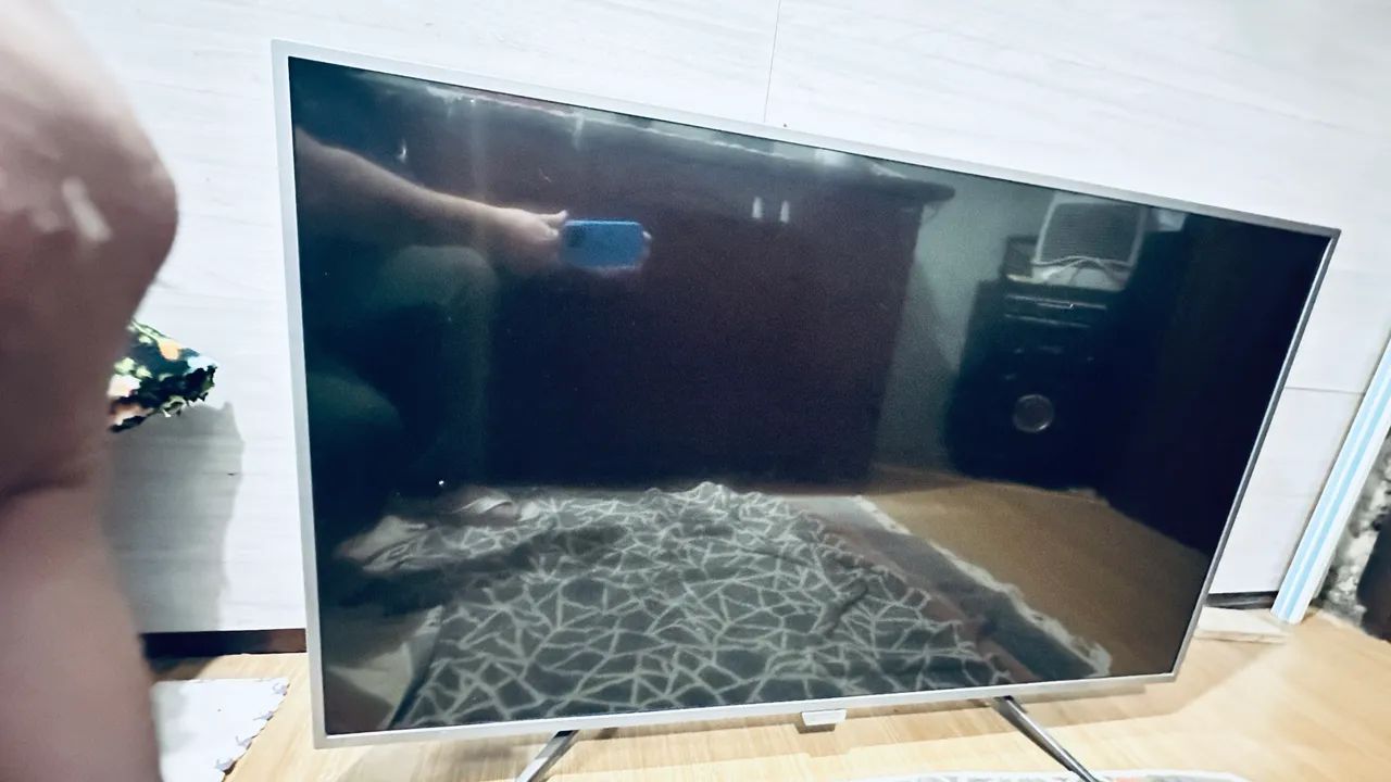 Vendo tv PHILIPS 50 polegadas sai som mais não aparece imagem. - Foto 4