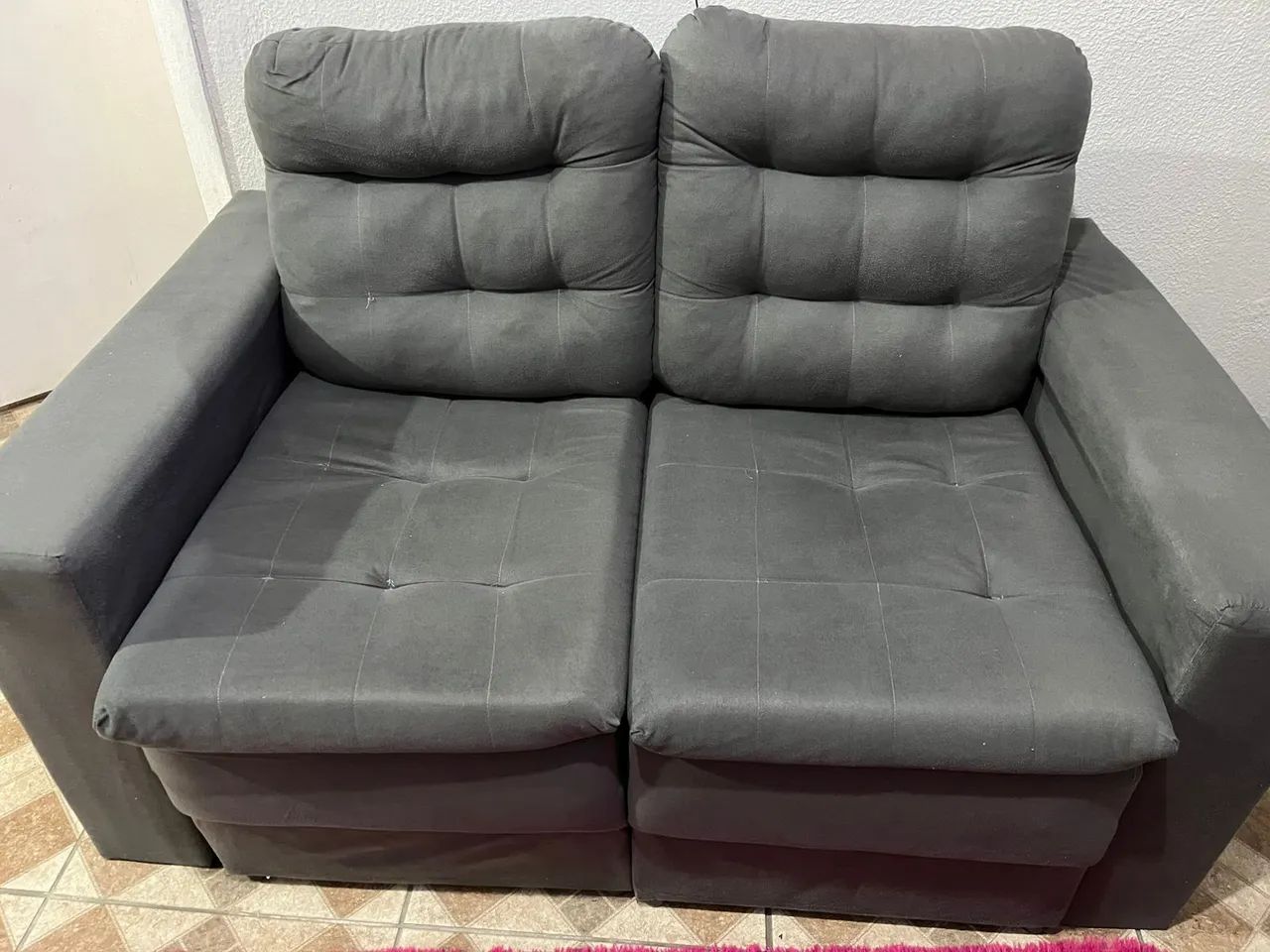 Vende-se quase novo !! Sofa retrátil 2 lugares 