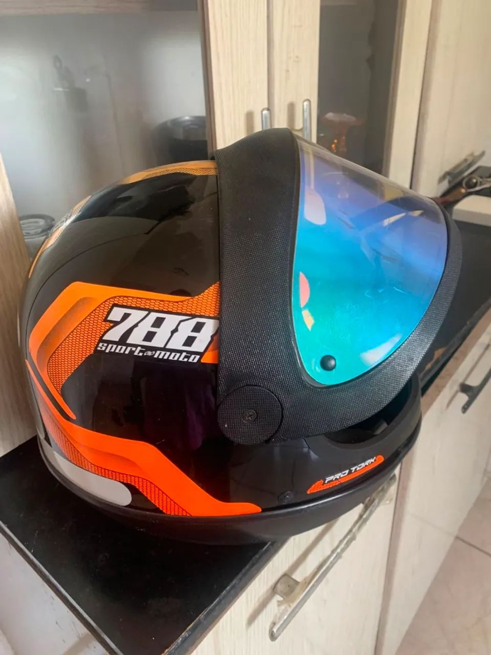 Capacete 50 reais 