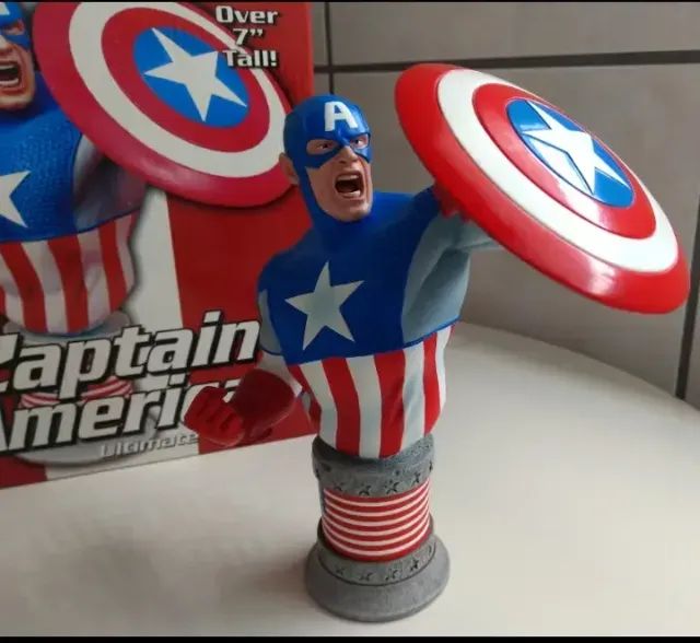 Busto Capitão América Marvel Ultimate - Diamond Select Toys (20cm)