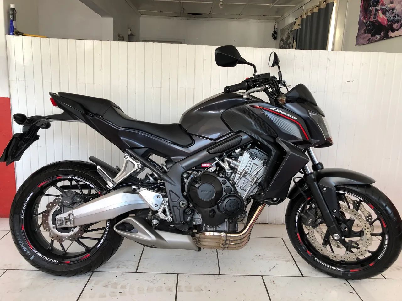Cb 650 f - 2015 