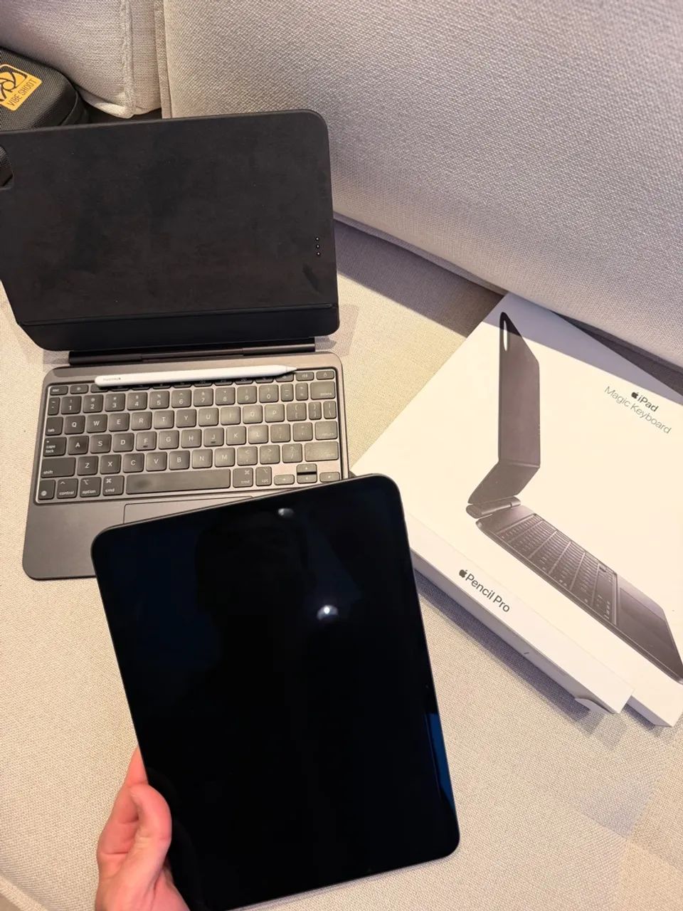 iPad Pro M4 + Pencil Pro + Magic Keyboard  - Foto 2