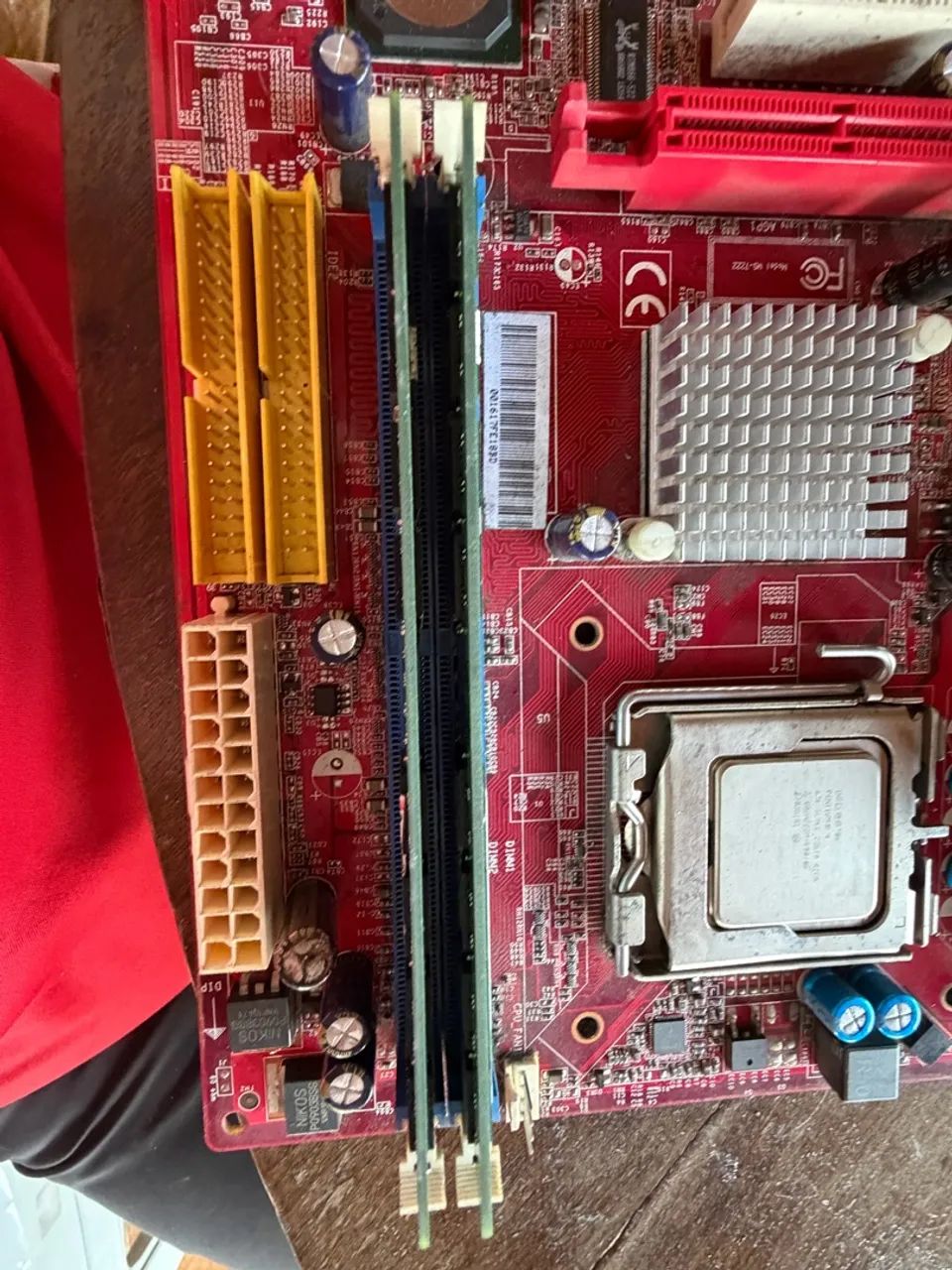 Vendo kit placa mãe ddr3 com 2gb de ram - Foto 2