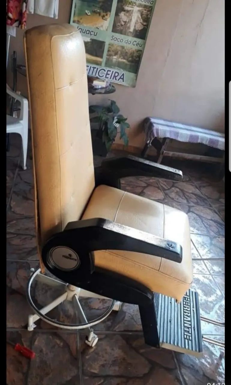 Cadeira barbearia ferrante. 