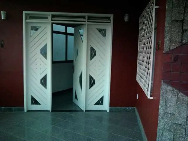 Casa 4 Quartos com Suítes no Orlando Dantas - 250m² (ref: 1457) [10981]