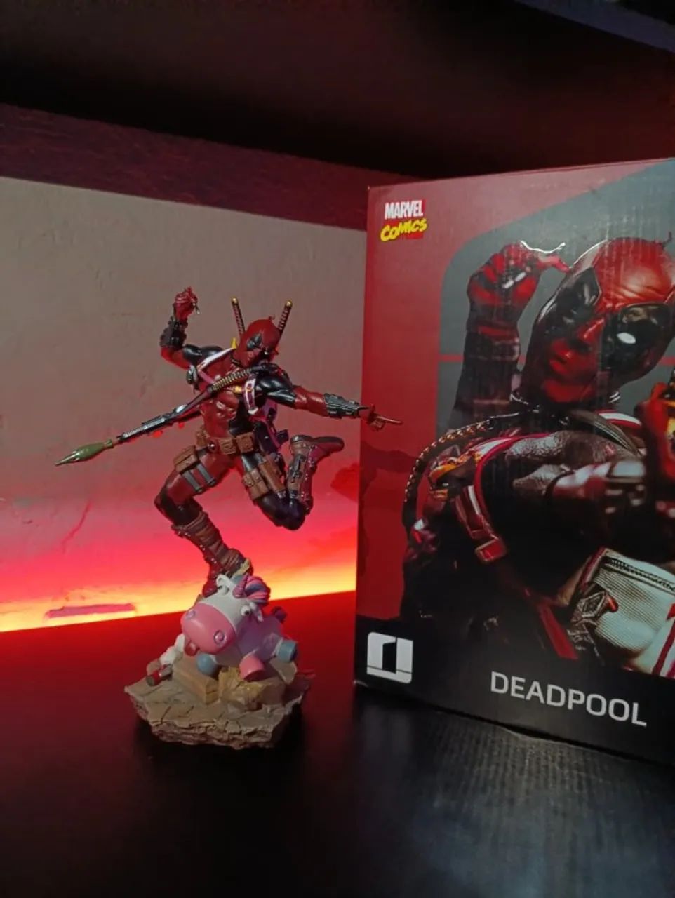Deadpool Deluxe - Marvel Comics - Art Scale 1/10 da Iron Studios. - Foto 2