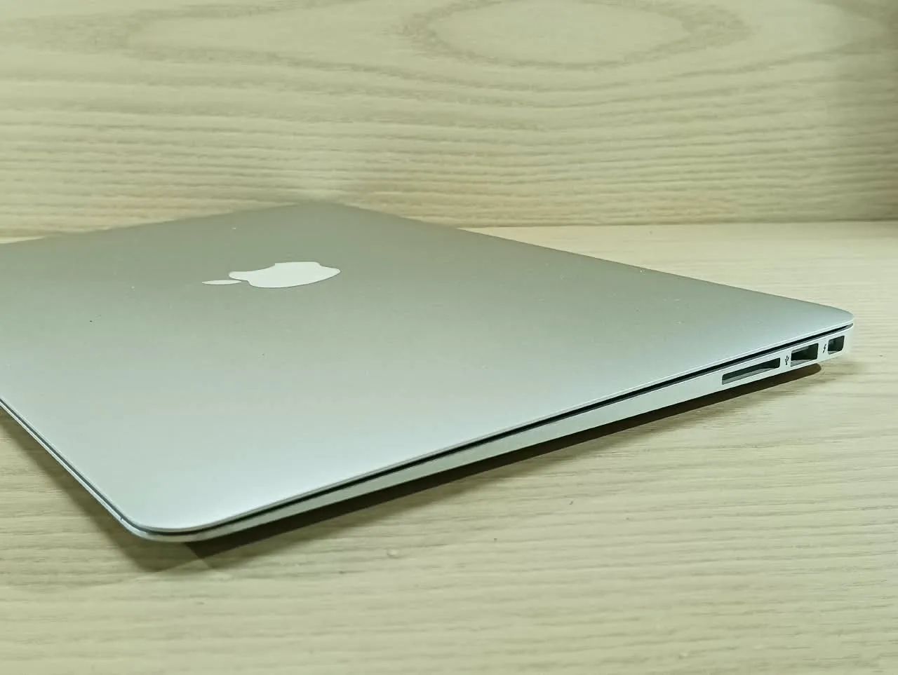 MacBook Air 2017 - Intel Core i5, 8GB RAM e SSD 256GB + Office