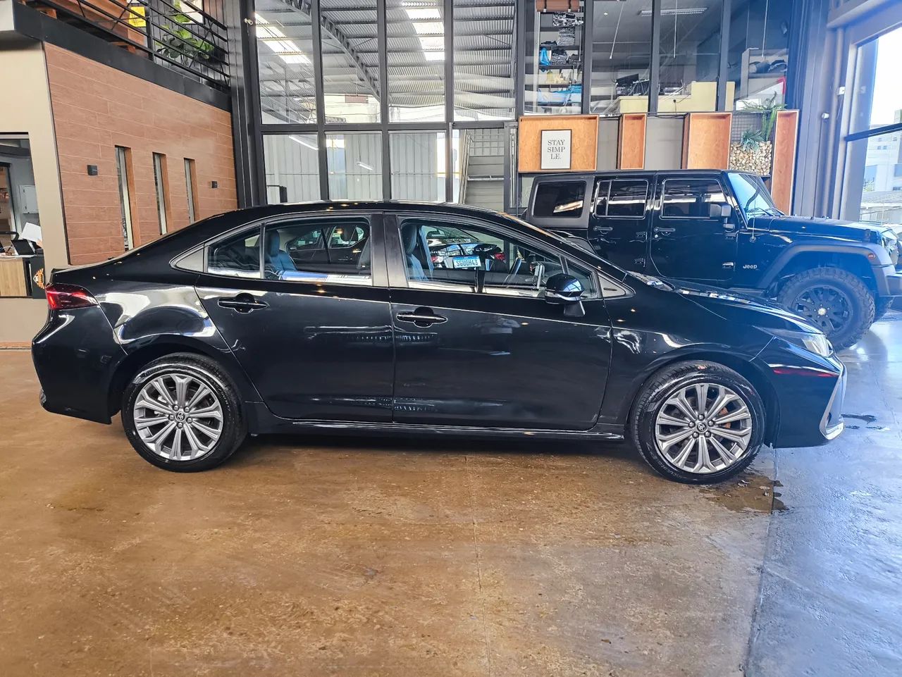 Toyota Corolla XEI 2.0 Flex 16V Aut. 2023 - Foto 4