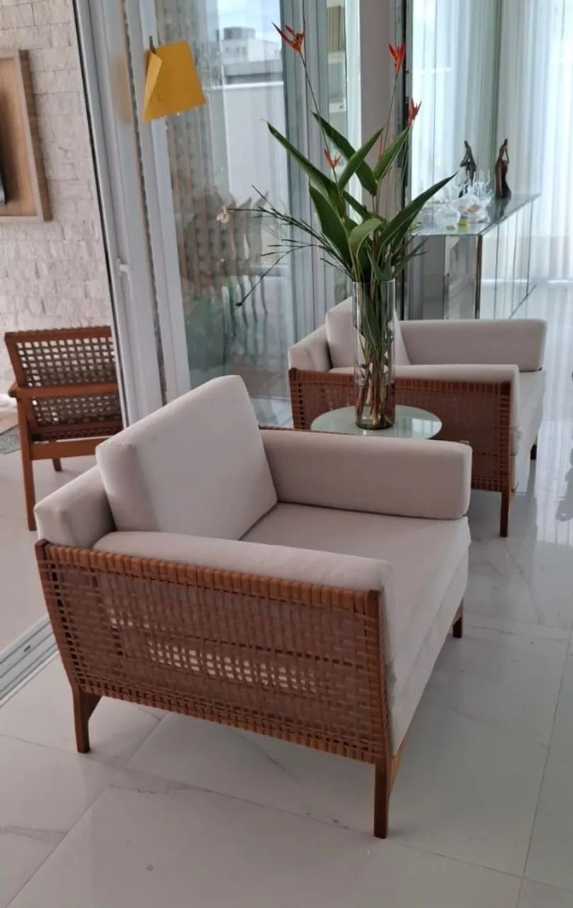 Par de poltronas com braço Cutiê em cedro e linho bege (perfeito estado) - Foto 5