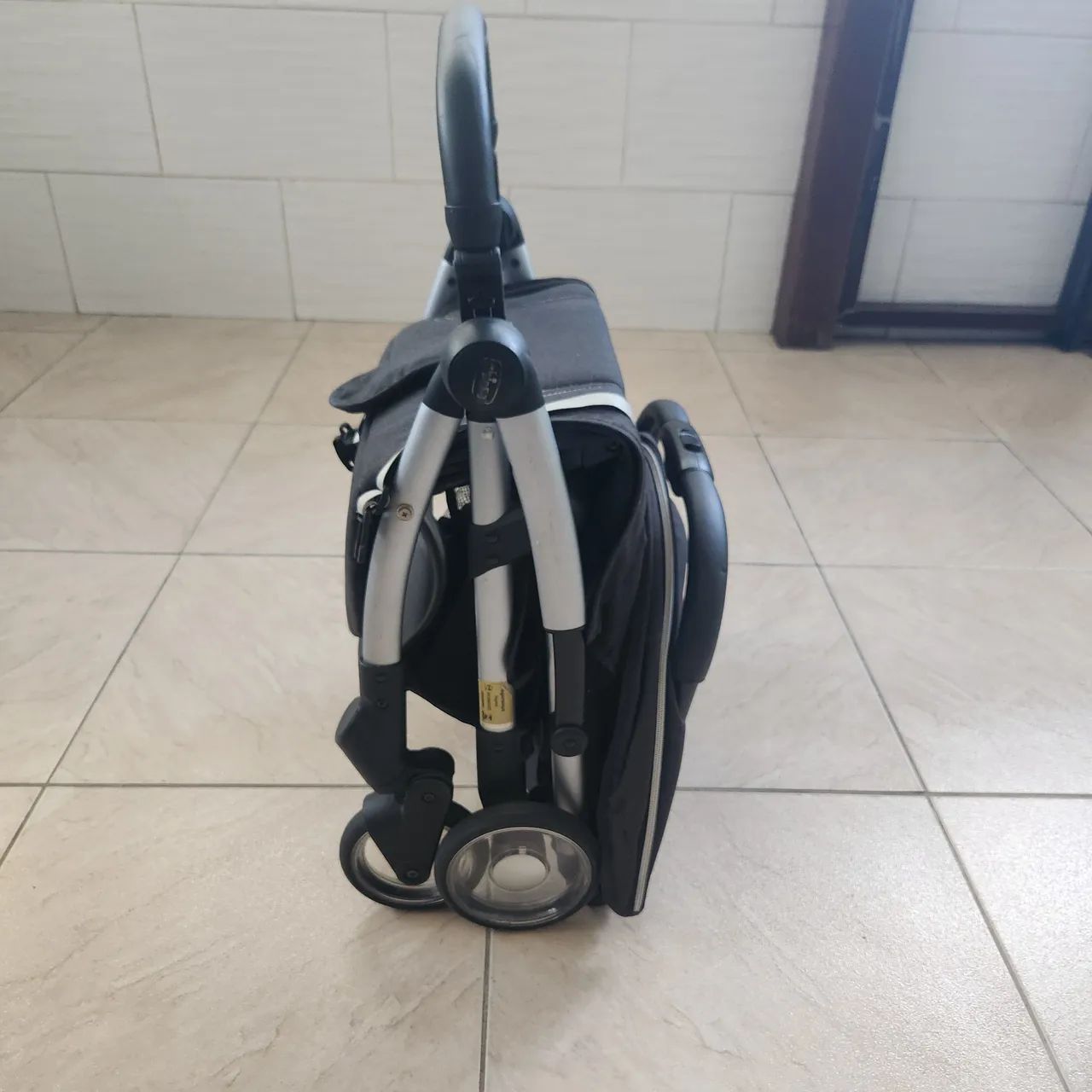 Carrinho de bebê.  - Foto 5