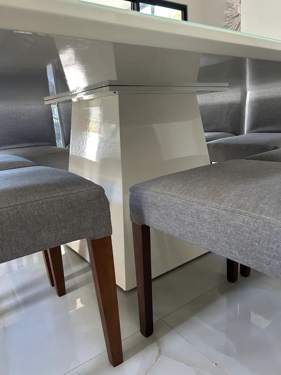 Mesa de jantar e 8 cadeiras - Foto 2