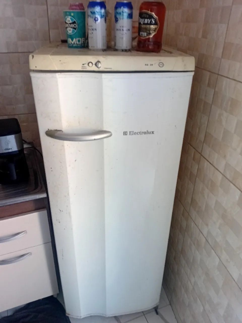 Geladeira barbada 250$