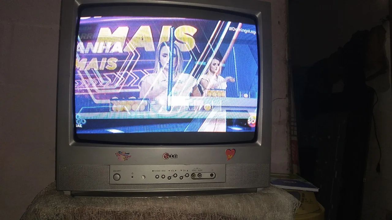 TV LG 20 polegadas com conversor e controle.  - Foto 3