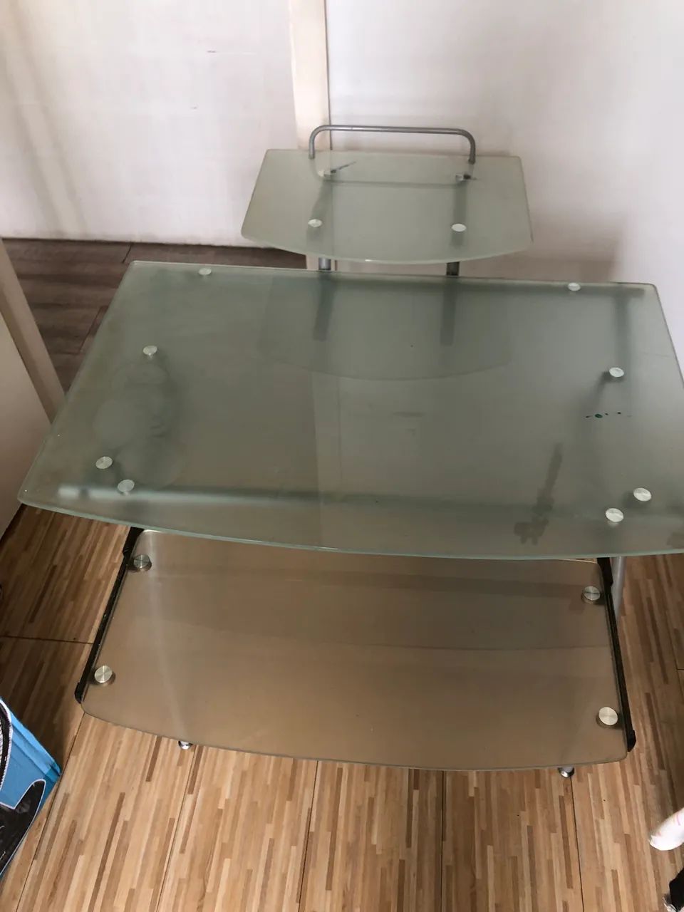 Mesa de Computador em Vidro Temperado e Metal  - Foto 3