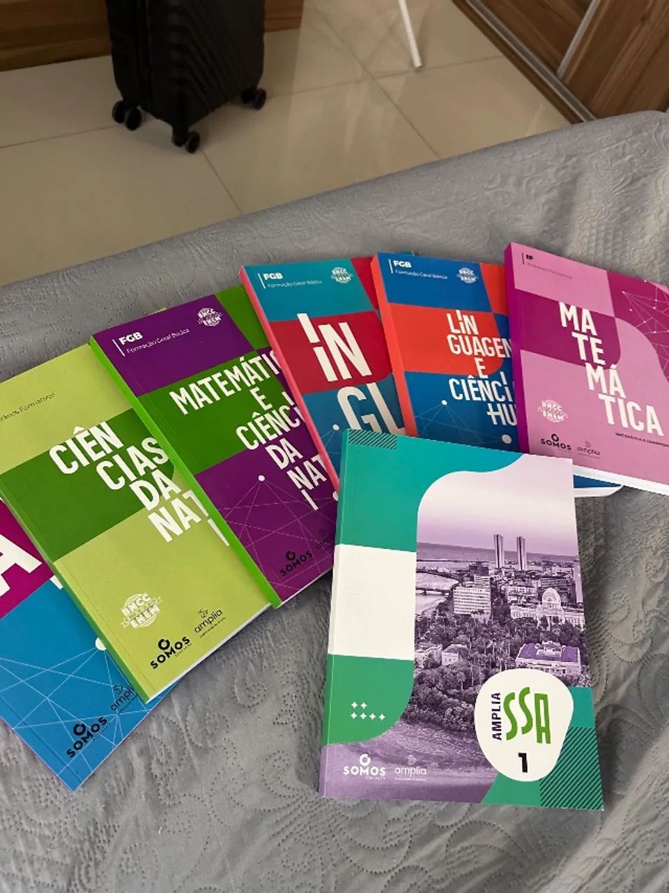 Livros preparatórios para SSA1 e ENEM novos. 
