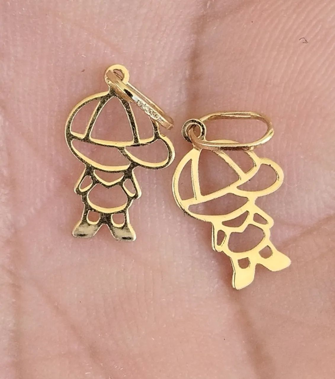 Dois pingentes menino, ouro 18k